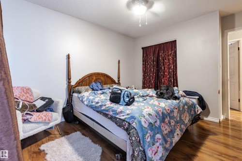 33 Brookside Avenue, Spruce Grove, AB - Indoor Photo Showing Bedroom