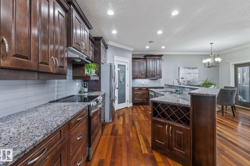 727 107A Street, Edmonton, AB - Indoor Photo Showing Kitchen With Upgraded Kitchen