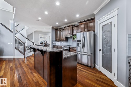 727 107A Street, Edmonton, AB - Indoor Photo Showing Kitchen With Upgraded Kitchen