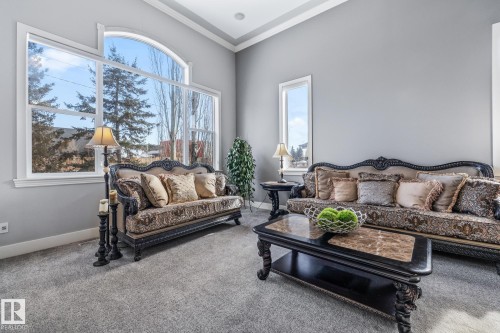 727 107A Street, Edmonton, AB - Indoor Photo Showing Living Room