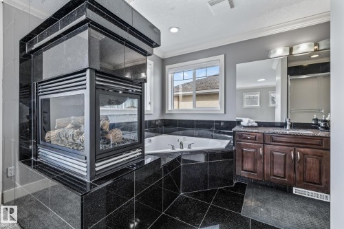 727 107A Street, Edmonton, AB - Indoor Photo Showing Bathroom