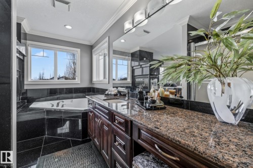 727 107A Street, Edmonton, AB - Indoor Photo Showing Bathroom