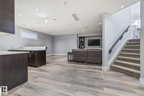 727 107A Street, Edmonton, AB - Indoor Photo Showing Other Room