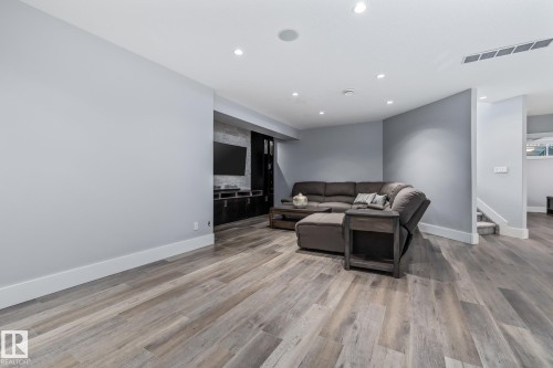 727 107A Street, Edmonton, AB - Indoor