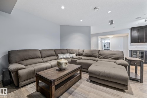 727 107A Street, Edmonton, AB - Indoor Photo Showing Living Room