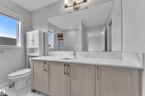 226 Orchards Boulevard, Edmonton, AB - Indoor Photo Showing Bathroom