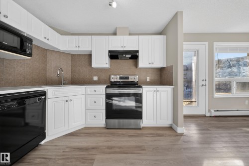 1205 330 Clareview Station Drive, Edmonton, AB - Indoor Photo Showing Kitchen