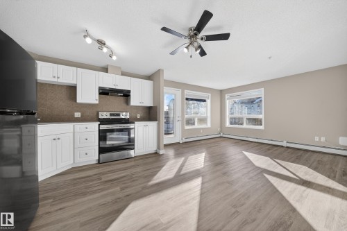 1205 330 Clareview Station Drive, Edmonton, AB - Indoor Photo Showing Kitchen