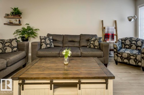 4317 Prowse Link Link, Edmonton, AB - Indoor Photo Showing Living Room