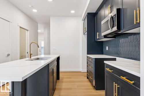 46 710 Mattson Drive, Edmonton, AB - Indoor Photo Showing Kitchen