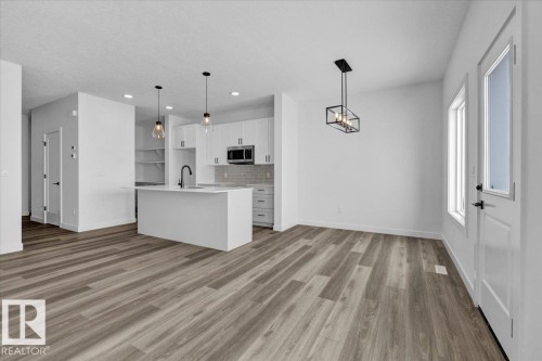 61 Sumac Close, Fort Saskatchewan, AB - Indoor Photo Showing Kitchen