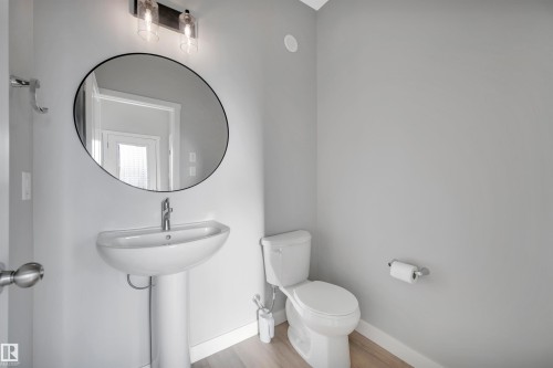 6215 Hampton Gray Avenue, Edmonton, AB - Indoor Photo Showing Bathroom