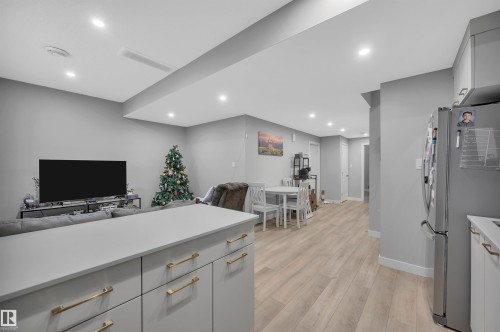 6215 Hampton Gray Avenue, Edmonton, AB - Indoor