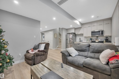 6215 Hampton Gray Avenue, Edmonton, AB - Indoor Photo Showing Living Room