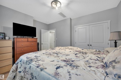6215 Hampton Gray Avenue, Edmonton, AB - Indoor Photo Showing Bedroom