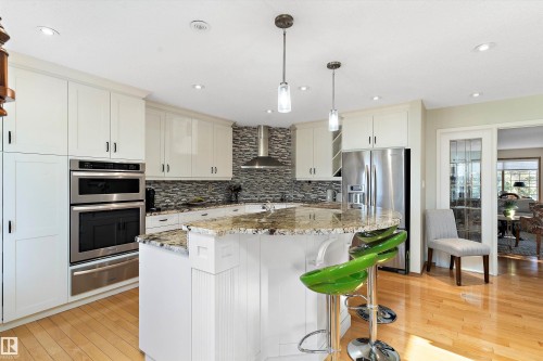 108 Ironwood Place, Edmonton, AB - Indoor Photo Showing Kitchen With Upgraded Kitchen