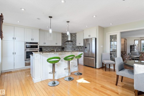 108 Ironwood Place, Edmonton, AB - Indoor Photo Showing Kitchen With Upgraded Kitchen