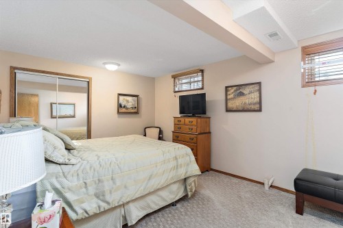 108 Ironwood Place, Edmonton, AB - Indoor Photo Showing Bedroom