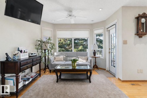 108 Ironwood Place, Edmonton, AB - Indoor Photo Showing Living Room