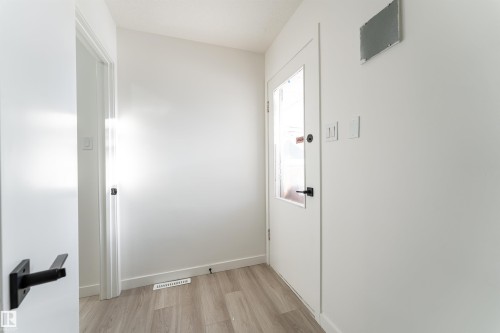 13307 116 Avenue, Edmonton, AB - Indoor Photo Showing Other Room