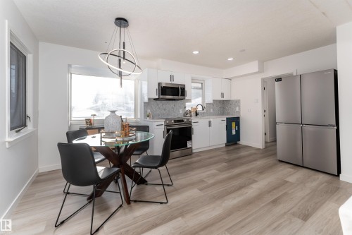 13307 116 Avenue, Edmonton, AB - Indoor