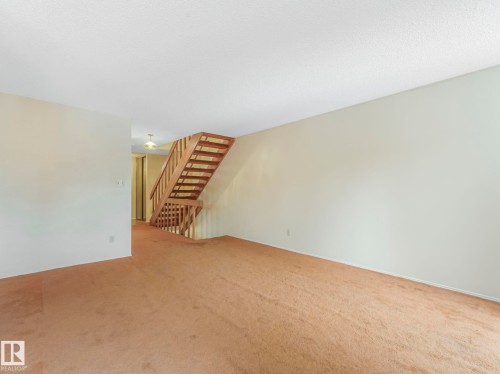 185 Hearthstone, Edmonton, AB - Indoor Photo Showing Other Room