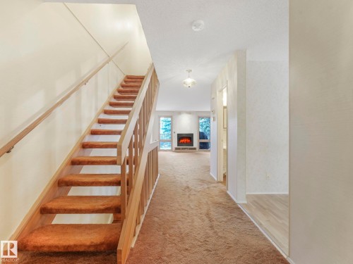 185 Hearthstone, Edmonton, AB - Indoor Photo Showing Other Room