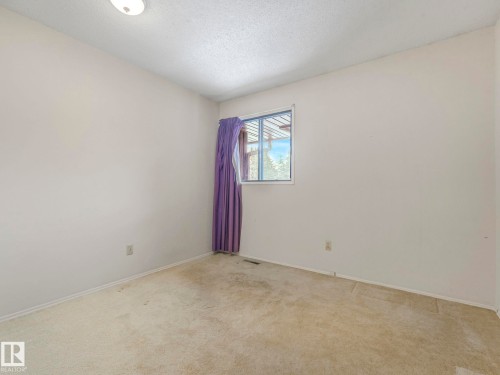 185 Hearthstone, Edmonton, AB - Indoor Photo Showing Other Room