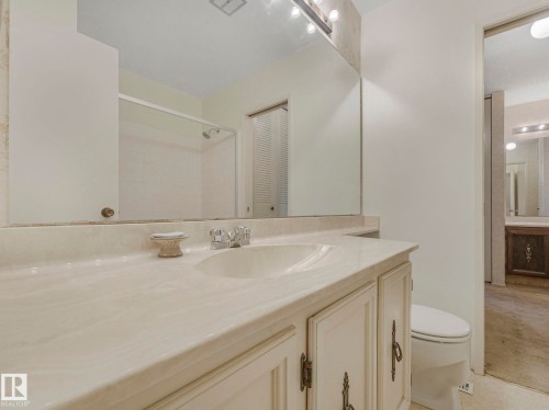 185 Hearthstone, Edmonton, AB - Indoor Photo Showing Bathroom