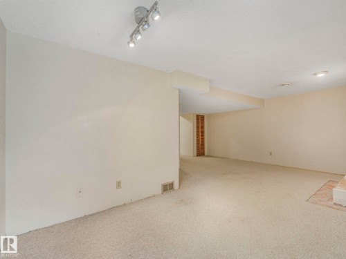 185 Hearthstone, Edmonton, AB - Indoor Photo Showing Other Room