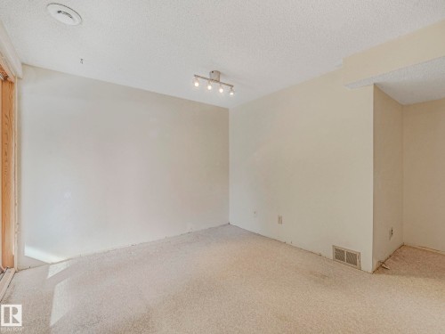 185 Hearthstone, Edmonton, AB - Indoor Photo Showing Other Room