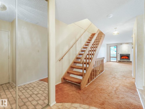 185 Hearthstone, Edmonton, AB - Indoor Photo Showing Other Room