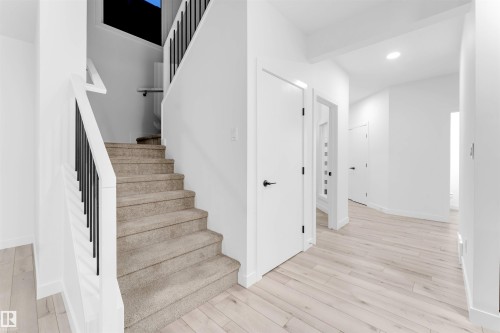 19135 22 Avenue, Edmonton, AB - Indoor Photo Showing Other Room