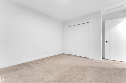 19135 22 Avenue, Edmonton, AB - Indoor Photo Showing Other Room