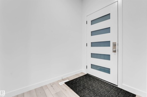 19135 22 Avenue, Edmonton, AB - Indoor Photo Showing Other Room