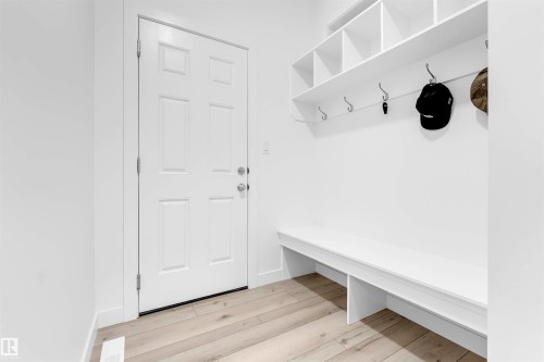 19135 22 Avenue, Edmonton, AB - Indoor Photo Showing Other Room