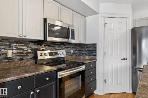 95 Hartwick Loop, Spruce Grove, AB - Indoor Photo Showing Kitchen With Upgraded Kitchen