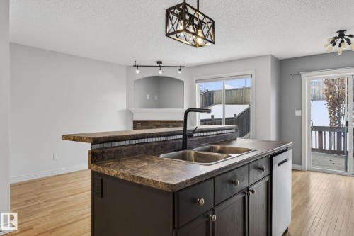 95 Hartwick Loop, Spruce Grove, AB - Indoor Photo Showing Kitchen With Double Sink