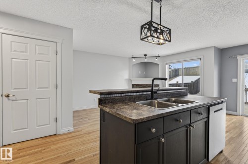 95 Hartwick Loop, Spruce Grove, AB - Indoor Photo Showing Kitchen With Double Sink
