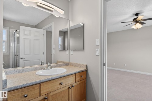 95 Hartwick Loop, Spruce Grove, AB - Indoor Photo Showing Bathroom