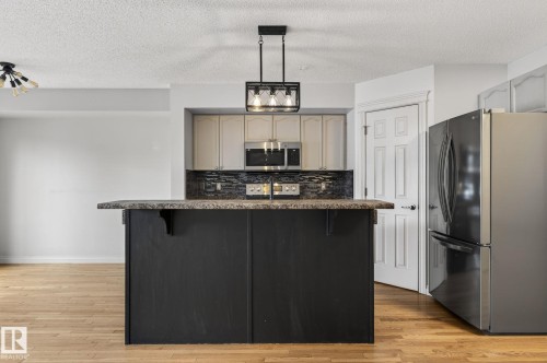 95 Hartwick Loop, Spruce Grove, AB - Indoor Photo Showing Kitchen With Upgraded Kitchen