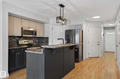 95 Hartwick Loop, Spruce Grove, AB - Indoor Photo Showing Kitchen With Upgraded Kitchen