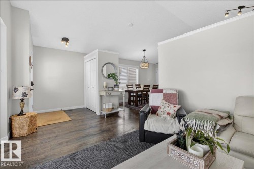 1618 Tompkins Wynd, Edmonton, AB - Indoor Photo Showing Living Room