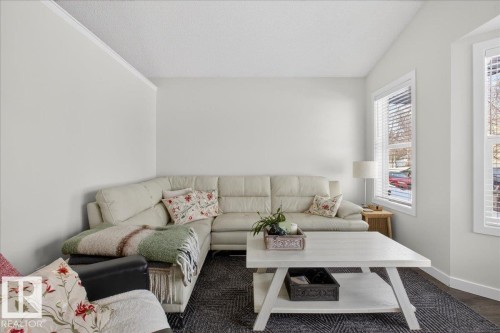 1618 Tompkins Wynd, Edmonton, AB - Indoor Photo Showing Living Room