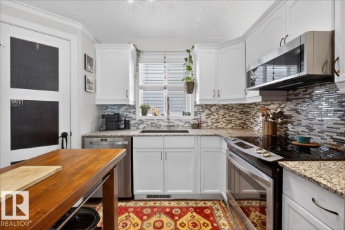 1618 Tompkins Wynd, Edmonton, AB - Indoor Photo Showing Kitchen With Upgraded Kitchen