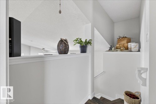 1618 Tompkins Wynd, Edmonton, AB - Indoor Photo Showing Other Room
