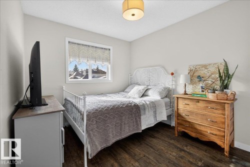 1618 Tompkins Wynd, Edmonton, AB - Indoor Photo Showing Bedroom