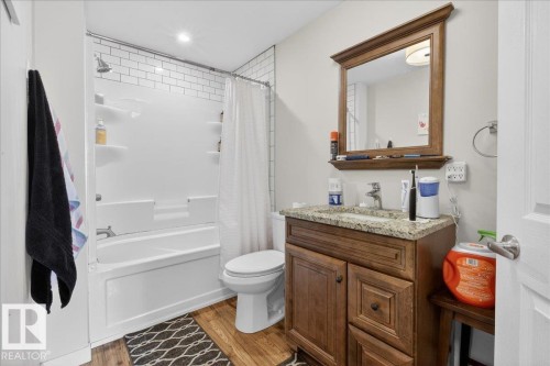 1618 Tompkins Wynd, Edmonton, AB - Indoor Photo Showing Bathroom