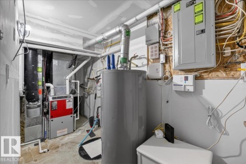 1618 Tompkins Wynd, Edmonton, AB - Indoor Photo Showing Laundry Room