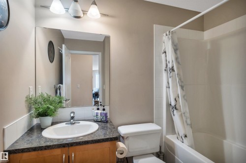 215 392 Silver Berry Road, Edmonton, AB - Indoor Photo Showing Bathroom